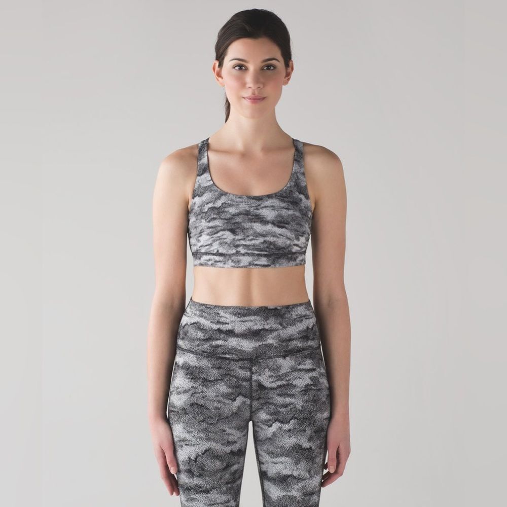 Lululemon Energy Bra Power Luxtreme Hazy Days Black White size 4